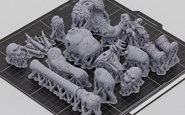 3D 打印机正在打印 3D 模型。该模型通过 Tripo Studio 从概念转化为可打印的 3D 模型。